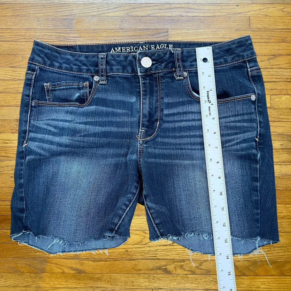 American Eagle Super Stretch Dark Wash Raw Hem Denim Shorts Womens 10 Long